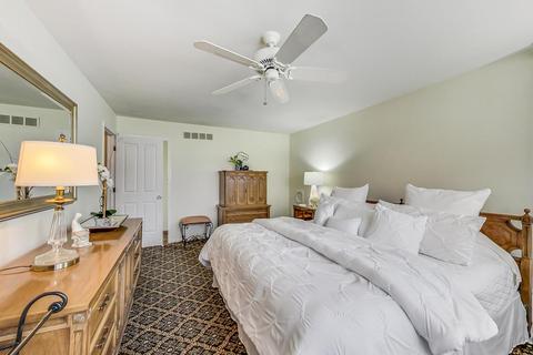 2011 W Mark Ter, Mount Prospect, IL 60056 photo 18