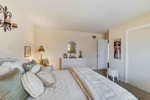 2011 W Mark Ter, Mount Prospect, IL 60056 photo 22