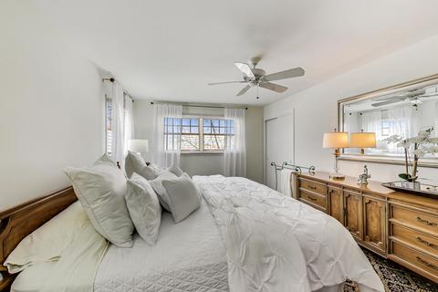 2011 W Mark Ter, Mount Prospect, IL 60056 photo 17