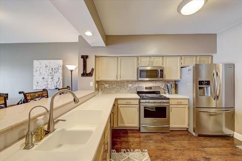 1010 Spring Ct, Darien, IL 60561 photo 6