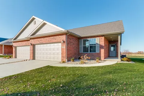 1344 Monterey Pine Dr, Normal, IL 61761 photo 3