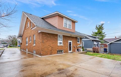 404 Raymond St, Elgin, IL 60120 photo 4