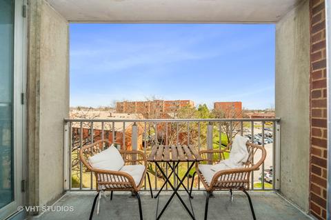 Undisclosed, Glenview, IL 60025 photo 8