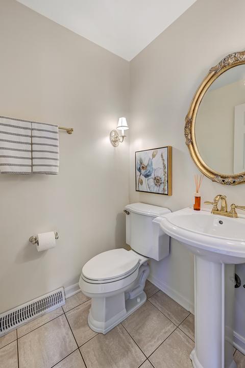 716 Tomlin Dr, Burr Ridge, IL 60527 photo 9