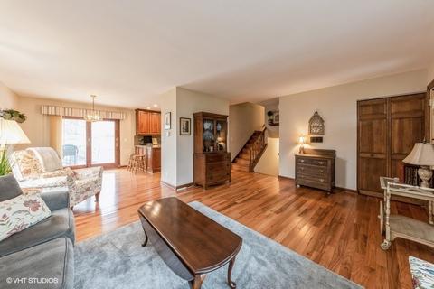 1625 Chesapeake Dr, Hoffman Estates, IL 60192 photo 6