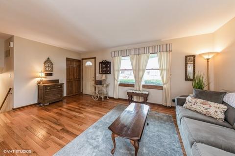 1625 Chesapeake Dr, Hoffman Estates, IL 60192 photo 4