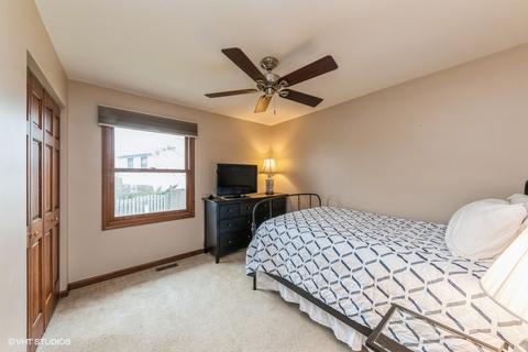 1625 Chesapeake Dr, Hoffman Estates, IL 60192 photo 13