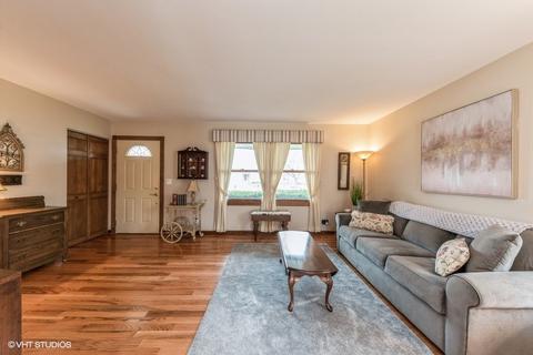 1625 Chesapeake Dr, Hoffman Estates, IL 60192 photo 5