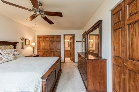 1625 Chesapeake Dr, Hoffman Estates, IL 60192 photo 12