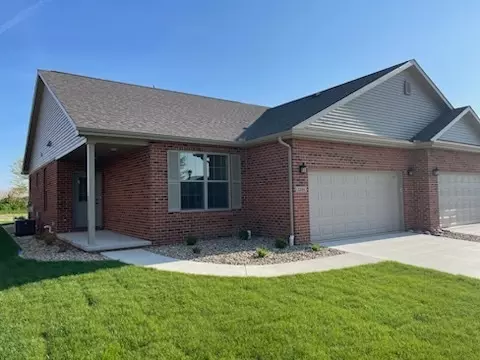 1402 Monterey Pine Dr, Normal, IL 61761