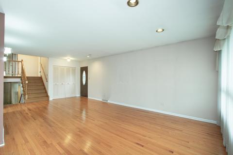 41 E Millers Rd, Des Plaines, IL 60016 photo 4