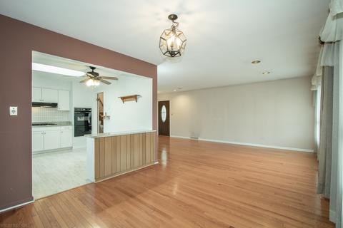 41 E Millers Rd, Des Plaines, IL 60016 photo 6