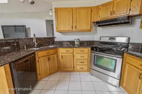 416 Harvard Ct, Bartlett, IL 60103 photo 9