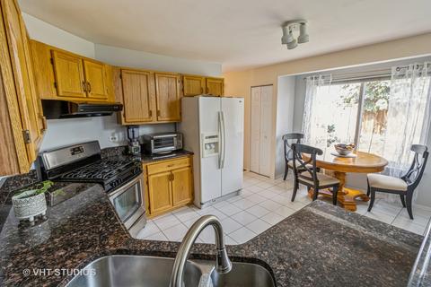 416 Harvard Ct, Bartlett, IL 60103 photo 8