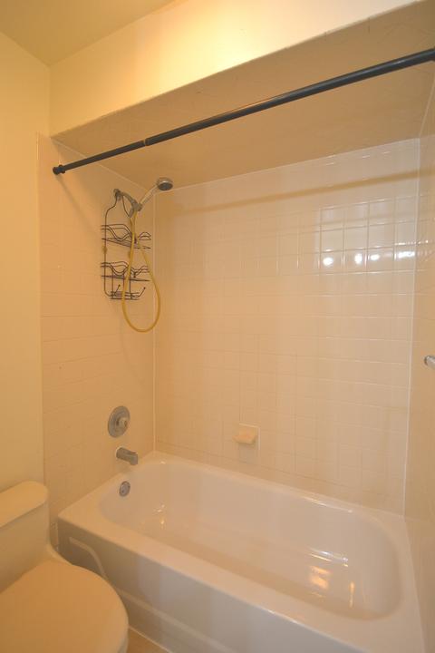 706 Sutton Cir, Wheeling, IL 60090 photo 15