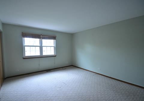 706 Sutton Cir, Wheeling, IL 60090 photo 13
