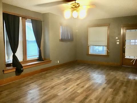 714 Jackson St, Aurora, IL 60505 photo 3