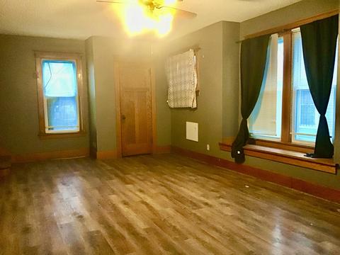 714 Jackson St, Aurora, IL 60505 photo 2