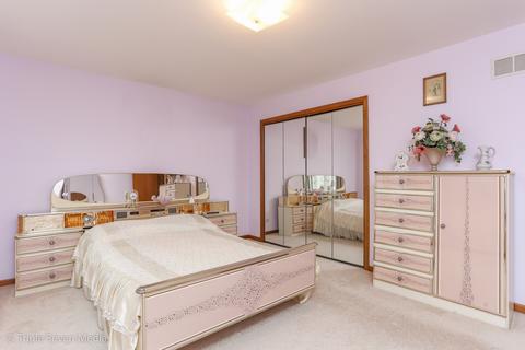595 N 3rd Ave, Des Plaines, IL 60016 photo 16