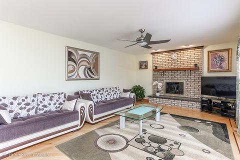 595 N 3rd Ave, Des Plaines, IL 60016 photo 12
