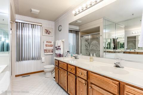 595 N 3rd Ave, Des Plaines, IL 60016 photo 22