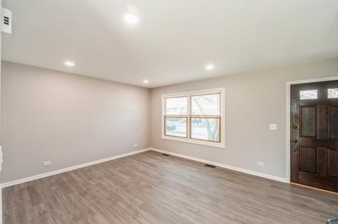905 Molobay Ter, Bartlett, IL 60103 photo 4