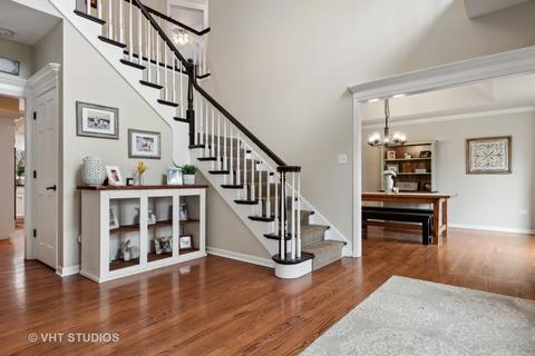 724 Mesa Dr, Naperville, IL 60565 photo 3