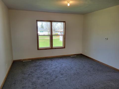 621 E 2nd St, Toluca, IL 61369 photo 8