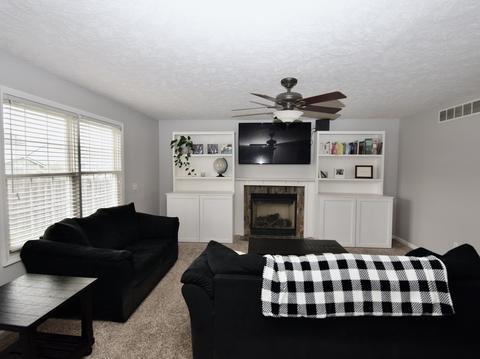 2269 Elwood Ln, Normal, IL 61761 photo 2