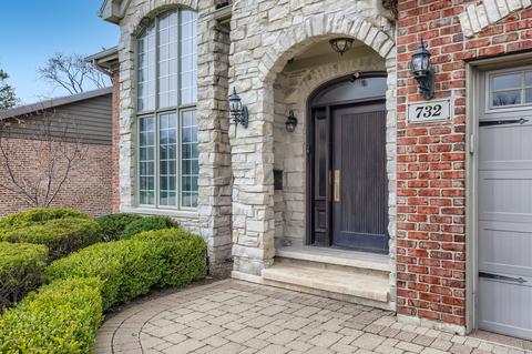 732 Elmgate Dr, Glenview, IL 60025 photo 2