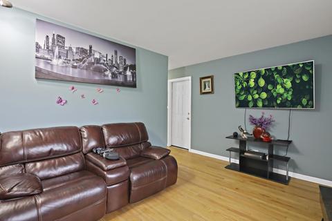 2172 Vernon Dr, Elgin, IL 60123 photo 2