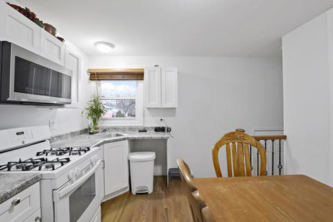 2172 Vernon Dr, Elgin, IL 60123 photo 7