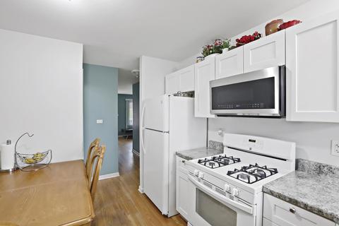 2172 Vernon Dr, Elgin, IL 60123 photo 8