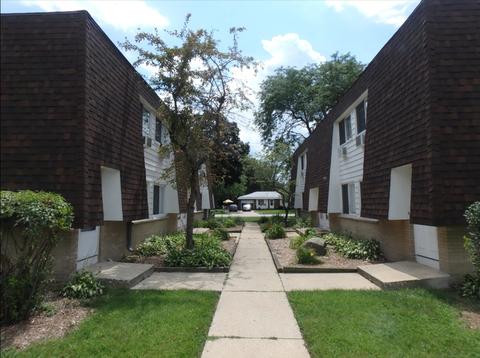 1694 Molitor Rd, Aurora, IL 60505 photo 1