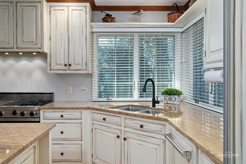 902 S Naperville Rd, Wheaton, IL 60189 photo 9