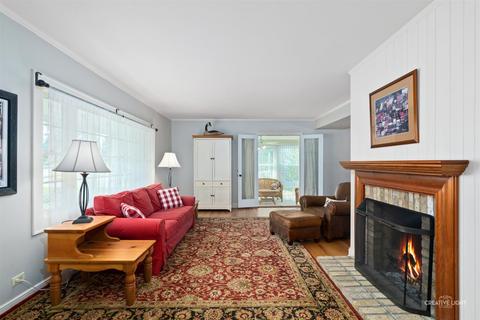 902 S Naperville Rd, Wheaton, IL 60189 photo 4