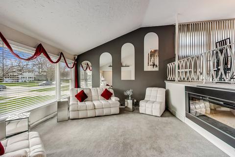 549 N 7th Ave, Des Plaines, IL 60016 photo 3