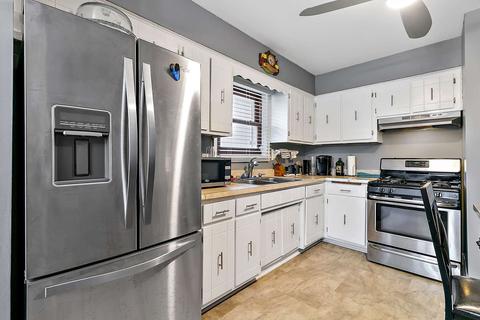158 E 122nd Pl, Chicago, IL 60628 photo 5