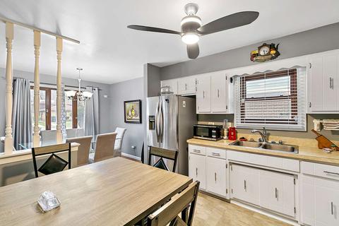158 E 122nd Pl, Chicago, IL 60628 photo 4