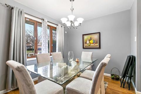 158 E 122nd Pl, Chicago, IL 60628 photo 6