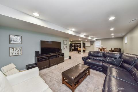 425 E Harrison Ave, Wheaton, IL 60187 photo 24