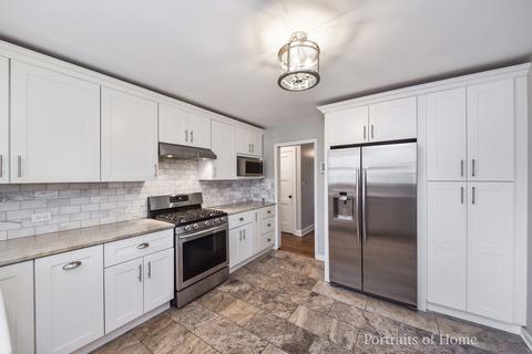 425 E Harrison Ave, Wheaton, IL 60187 photo 8