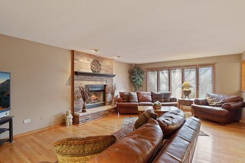 424 61st St, Willowbrook, IL 60527 photo 3