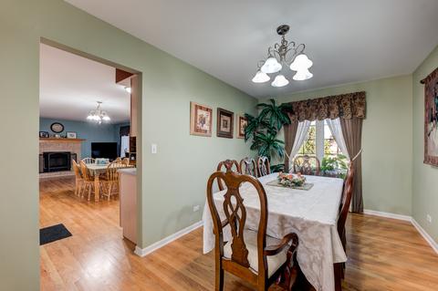 400 E Lorraine Ave, Addison, IL 60101 photo 5