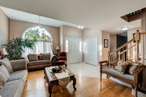 400 E Lorraine Ave, Addison, IL 60101 photo 2