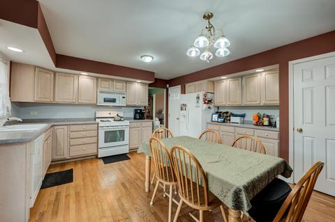 400 E Lorraine Ave, Addison, IL 60101 photo 7