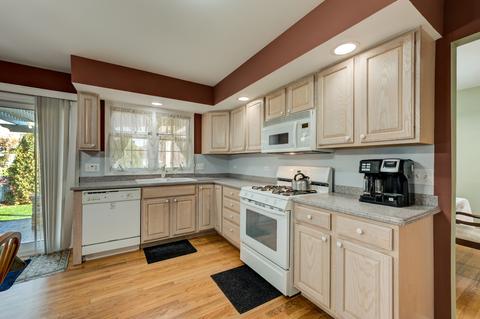 400 E Lorraine Ave, Addison, IL 60101 photo 8