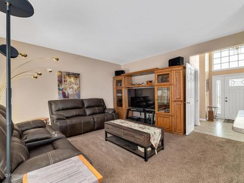 2043 Grovetown Dr, Bartlett, IL 60103 photo 6