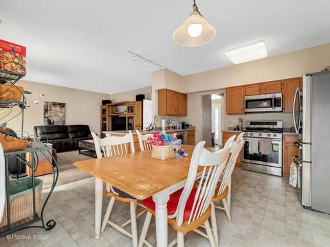 2043 Grovetown Dr, Bartlett, IL 60103 photo 14