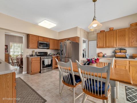 2043 Grovetown Dr, Bartlett, IL 60103 photo 13